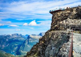 Lais Puzzle - Berglandschaft mit Aussichtspunkt Dalsnibba, Norwegen - 1.000 Teile