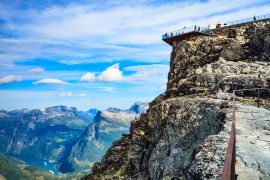 Lais Puzzle - Berglandschaft mit Aussichtspunkt Dalsnibba, Norwegen - 2.000 Teile
