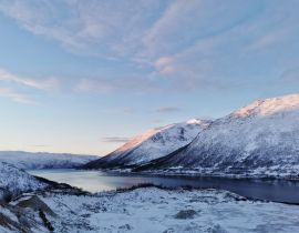 Lais Puzzle - Schöne Aufnahme des Winters in der arktischen Region, Hillesoy, Kvaloya Island, Tromso, Norwegen - 40, 100, 200, 500, 1.000 & 2.000 Teile
