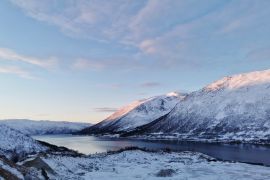 Lais Puzzle - Schöne Aufnahme des Winters in der arktischen Region, Hillesoy, Kvaloya Island, Tromso, Norwegen - 2.000 Teile