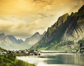 Lais Puzzle - Fjord- und Berglandschaft. Lofoten Inseln Norwegen - 40, 100, 200, 500, 1.000 & 2.000 Teile