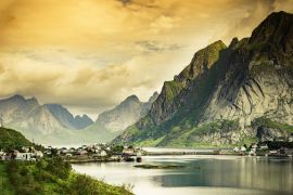 Lais Puzzle - Fjord- und Berglandschaft. Lofoten Inseln Norwegen - 2.000 Teile
