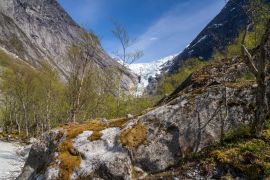 Lais Puzzle - Briksdalsbreen (Briksdalsgletscher), einer der am besten zugänglichen Arme des Jostedalsbreen-Gletschers in der Gemeinde Stryn im Bezirk Vestland in Norwegen - 2.000 Teile