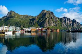 Lais Puzzle - Blick auf den Hafen von Svolvaer, Lofoten Inseln, Norwegen - 2.000 Teile