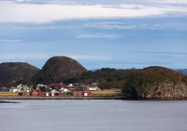 Lais Puzzle - Das Dorf Garten auf der gleichnamigen Insel, an der Mündung des Trondheimsfjords, Ørland, Trøndelag, Norwegen - 1.000 Teile