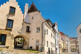 Lais Puzzle - Historische Gebäude in der Altstadt von Krems an der Donau, Österreich - 2.000 Teile