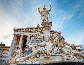 Lais Puzzle - Skulptur vor dem Parlamentsgebäude in Wien, Österreich - 40, 100, 200, 500, 1.000 & 2.000 Teile