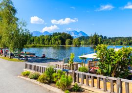 Lais Puzzle - Ufer des Schwarzsees an einem schönen sonnigen Sommertag in der Nähe von Kitzbühel, Tirol, Österreich - 1.000 Teile