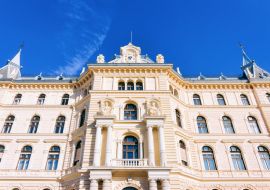 Lais Puzzle - Fassade des Landesgerichts für Zivilrechtspflege in Graz - 1.000 Teile