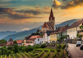 Lais Puzzle - Kirche von Weißenkirchen in der Wachau, einer Gemeinde im Bezirk Krems-Land, Wachau, Österreich - 1.000 Teile