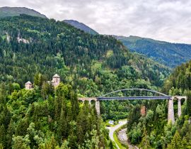 Lais Puzzle - Die Trisanna-Brücke und Schloss Wiesberg in Tirol, Österreichische Alpen - 40, 100, 200, 500, 1.000 & 2.000 Teile