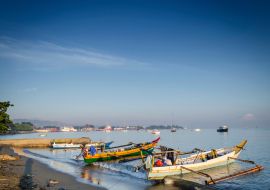 Lais Puzzle - traditionelle Fischerboote am Strand von Dili in Osttimor Leste - 1.000 Teile