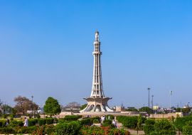 Lais Puzzle - Minar-e-Pakistan, ein Nationaldenkmal in Lahore, Pakistan, vor dem Hintergrund des blauen Himmels - 1.000 Teile