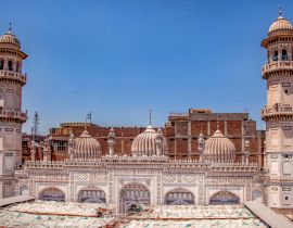 Lais Puzzle - Alte Moschee in Peshawar, Die Mahabat-Khan-Moschee, manchmal auch Mohabbat-Khan-Moschee genannt, ist eine Moschee aus dem 17. Jahrhundert in Peshawar, Pakistan - 40, 100, 200, 500, 1.000 & 2.000 Teile