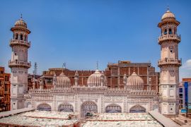 Lais Puzzle - Alte Moschee in Peshawar, Die Mahabat-Khan-Moschee, manchmal auch Mohabbat-Khan-Moschee genannt, ist eine Moschee aus dem 17. Jahrhundert in Peshawar, Pakistan - 2.000 Teile