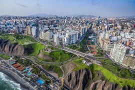 Lais Puzzle - Panoramablick auf die Stadt Miraflores und die Stadt Lima im Hintergrund - 2.000 Teile