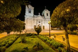 Lais Puzzle - Nachtansicht der Kathedrale von Huancayo in Peru - 2.000 Teile