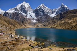 Lais Puzzle - Die schöne Landschaft des Campingplatzes Laguna Carhuacocha in der Cordillera Huayhuash, Ancash, Peru - 2.000 Teile