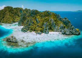 Lais Puzzle - Drohnenaufnahme der tropischen Insel Shimizu und des unberührten Strandes im blauen Ozean von El Nido, Palawan, Philippinen. Der schönste und berühmteste Naturpark, der Marine Reserve Park, muss gesehen werden - 1.000 Teile