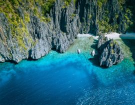 Lais Puzzle - El Nido, Palawan, Philippinen. Luftaufnahme von Banca-Booten umgeben von Karstlandschaft Felsen am Secret Lagoon Strand - 40, 100, 200, 500, 1.000 & 2.000 Teile