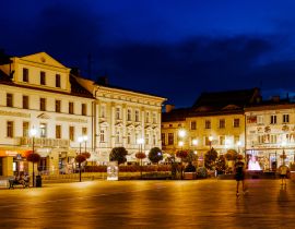 Lais Puzzle - Hauptmarkt in Wadowice, Polen - 40, 100, 200, 500, 1.000 & 2.000 Teile