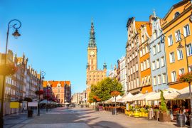 Lais Puzzle - Morgenblick auf die zentrale Straße mit Rathaus im Zentrum der Altstadt von Danzig, Polen - 2.000 Teile