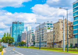 Lais Puzzle - Verkehr auf der Prosta-Straße, die ins Zentrum der polnischen Hauptstadt Warschau führt - 1.000 Teile