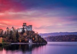 Lais Puzzle - Schönes Schloss am See in der rosa Abenddämmerung, Polen - 1.000 Teile