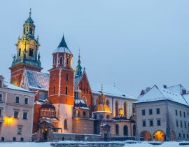 Lais Puzzle - Schloss Wawel in Krakau in der Dämmerung. Krakau ist eines der berühmtesten Wahrzeichen Polens - 40, 100, 200, 500, 1.000 & 2.000 Teile
