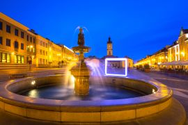 Lais Puzzle - Springbrunnen auf dem Hauptplatz von Bialystok bei Nacht, Polen - 2.000 Teile