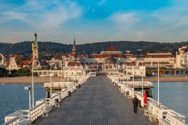 Lais Puzzle - Der Pier von Sopot und die schöne Stadtansicht von Sopot, Polen - 2.000 Teile