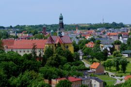 Lais Puzzle - Ein Blick auf Trzebnica, eine schöne kleine Stadt in Niederschlesien in Polen - 2.000 Teile