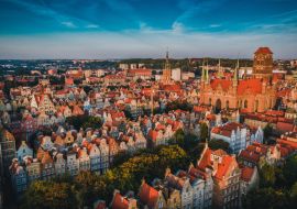 Lais Puzzle - Danzig (Gdansk) ist eine Stadt in Polen. Danzig in den Morgenstrahlen, die Sonne wird von den Dächern der Altstadt reflektiert - 1.000 Teile