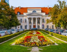 Lais Puzzle - Historischer Palac Mniszchow Mniszech Palast, der heute die belgische Botschaft beherbergt, in der Senatorska Straße in Srodmiescie im Stadtzentrum von Warschau in Polen - 40, 100, 200, 500, 1.000 & 2.000 Teile