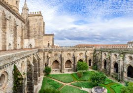 Lais Puzzle - Kreuzgang der Kathedrale von Evora, der größten Kathedrale Portugals. Romanische und gotische Architektur. UNESCO-Weltkulturerbe - 1.000 Teile