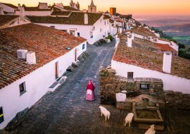 Lais Puzzle - Schöne Aussicht auf das Dorf Monsaraz in Portugal - 1.000 Teile