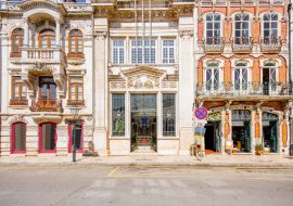 Lais Puzzle - Blick auf die schönen alten Fassaden von Gebäuden im Jugendstil in der Stadt Aveiro in Portugal - 1.000 Teile