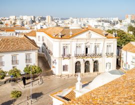 Lais Puzzle - Stadtansicht von oben auf die Altstadt mit schönen Dächern in Faro im Süden Portugals - 40, 100, 200, 500, 1.000 & 2.000 Teile