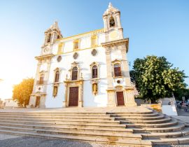 Lais Puzzle - Blick auf die Fassade der Carmo-Kirche in Faro im Süden Portugals - 40, 100, 200, 500, 1.000 & 2.000 Teile