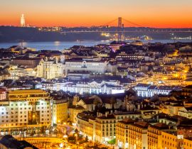 Lais Puzzle - schönes Stadtbild, Lissabon, die Hauptstadt Portugals bei Sonnenuntergang. Ein beliebtes Ziel für Reisen durch Europa, eine der schönsten Städte der Welt - 40, 100, 200, 500, 1.000 & 2.000 Teile