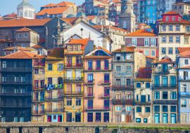 Lais Puzzle - Typische alte Häuser mit bunten Fassaden im Stadtteil Ribeira, Porto, Portugal - 1.000 Teile