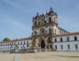 Lais Puzzle - Fassade der Kirche der Zisterzienserabtei von Alcobaça, Zentrum von Portugal - 40, 100, 200, 500, 1.000 & 2.000 Teile