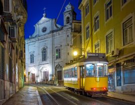 Lais Puzzle - Straßenbahn der Linie 28 in Lissabon, Portugal, bei Nacht - 40, 100, 200, 500, 1.000 & 2.000 Teile