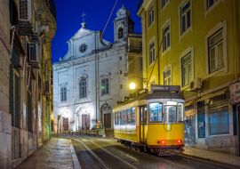 Lais Puzzle - Straßenbahn der Linie 28 in Lissabon, Portugal, bei Nacht - 1.000 Teile
