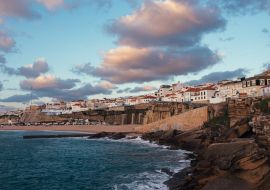 Lais Puzzle - Blick auf das Dorf Ericeira in Portugal - 1.000 Teile
