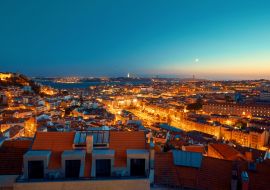 Lais Puzzle - Lissabon beleuchtete Stadt bei Sonnenuntergang blaue Stunde - 1.000 Teile