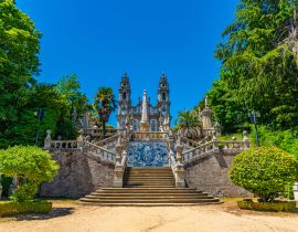 Lais Puzzle - Treppe, die zur Kirche Unserer Lieben Frau der Heilmittel in Lamego, Portugal, führt - 40, 100, 200, 500, 1.000 & 2.000 Teile