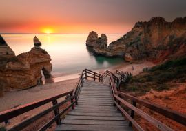 Lais Puzzle - Buchten und Klippen an der Ponta da Piedade, dem berühmtesten Ort der Algarve-Region, in Portugal - 1.000 Teile