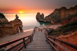 Lais Puzzle - Buchten und Klippen an der Ponta da Piedade, dem berühmtesten Ort der Algarve-Region, in Portugal - 2.000 Teile