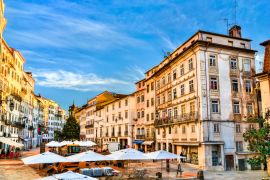 Lais Puzzle - Straßen in der Altstadt von Coimbra in Portugal - 2.000 Teile